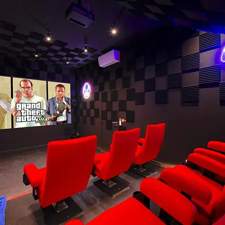 Pop & Fun A Avec Toboggan, Cinema Et Climatisation Provins